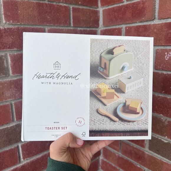 HEARTH & HAND WITH MAGNOLIA TOASTER AND FOOD PLAYSET - Picture 1 of 3